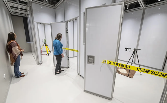 Movable walls for crime scene rooms